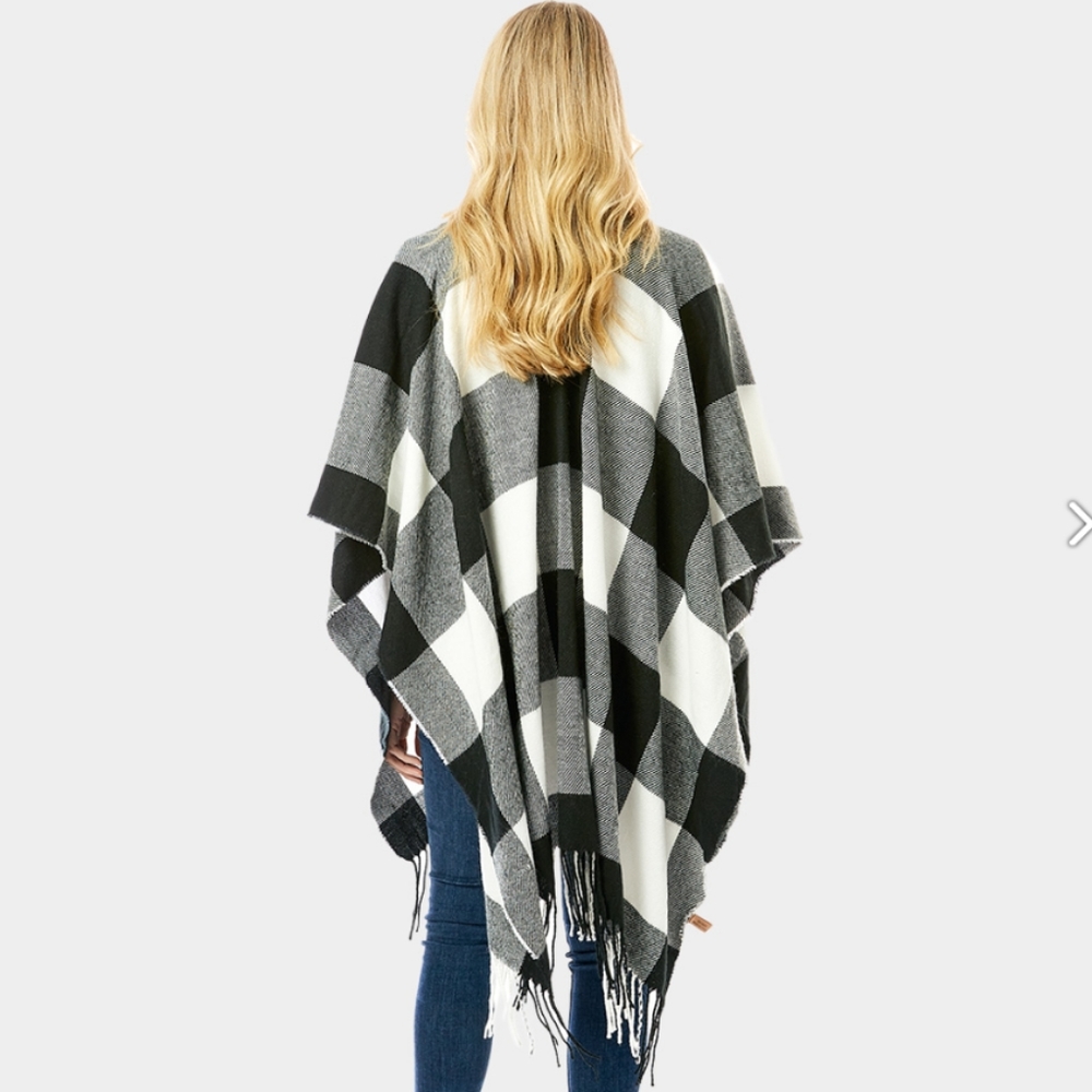 Black and white Checkered Shawl - Picture 2 of 4
